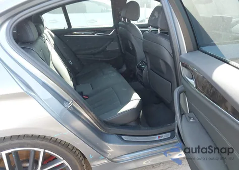 2023 BMW 530E z USA, uszkodzony, nr VIN WBA13AG04PCM76684